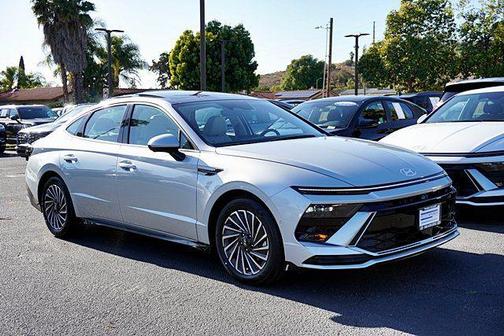 Aero Silver 2026 Hyundai SONATA Hybrid Limited