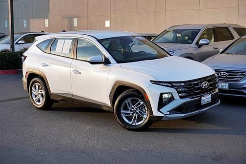 2025 Hyundai TUCSON SE