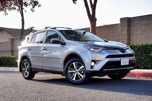 Silver Sky Metallic 2016 Toyota RAV4 XLE