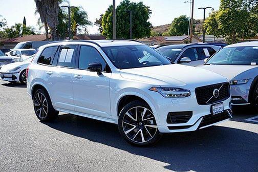 Crystal White Metallic 2023 Volvo XC90 Recharge Plug-In Hybrid T8 Plus Dark Theme 7-Seater