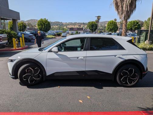 Atlas White 2024 Hyundai IONIQ 5 SEL