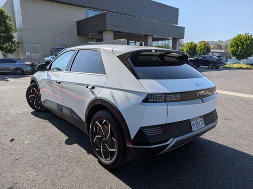 Atlas White 2024 Hyundai IONIQ 5 SEL