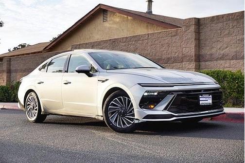 2025 Hyundai SONATA Hybrid Limited