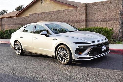 2025 Hyundai SONATA Hybrid Limited