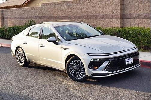 2025 Hyundai SONATA Hybrid Limited