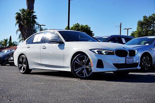 Alpine White 2023 BMW 330 330i