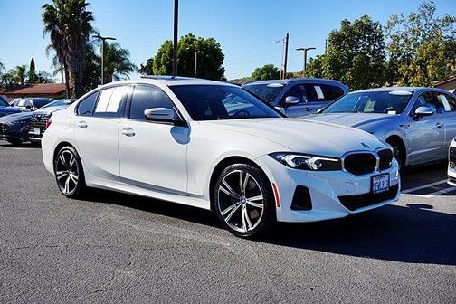 Alpine White 2023 BMW 330 330i