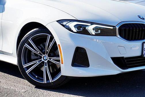 Alpine White 2023 BMW 330 330i