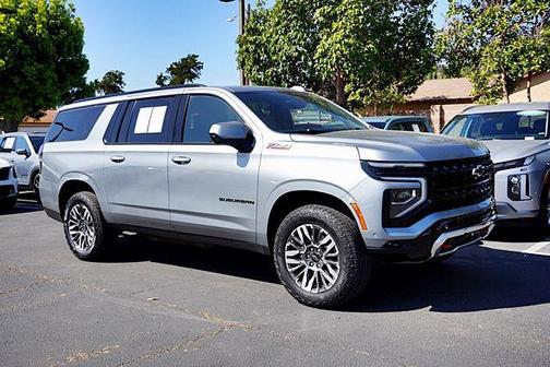 Sterling Gray Metallic 2025 Chevrolet Suburban 4WD Z71