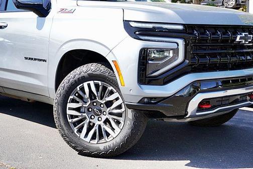 Sterling Gray Metallic 2025 Chevrolet Suburban 4WD Z71