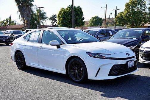Ice Cap 2025 Toyota Camry LE