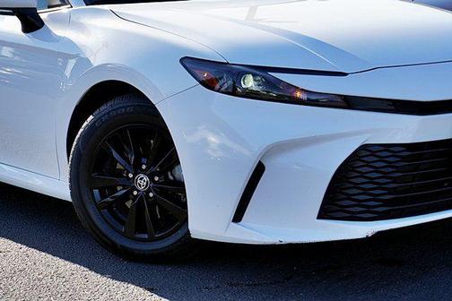 Ice Cap 2025 Toyota Camry LE