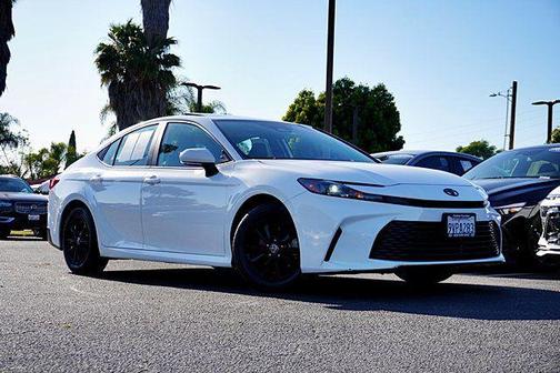 Ice Cap 2025 Toyota Camry LE