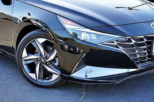 Phantom Black 2023 Hyundai ELANTRA Limited