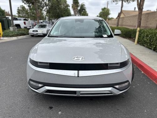 2023 Hyundai IONIQ 5 SE Standard Range