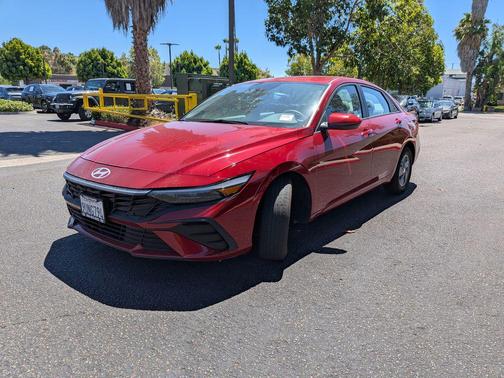 Ultimate Red 2025 Hyundai ELANTRA SE