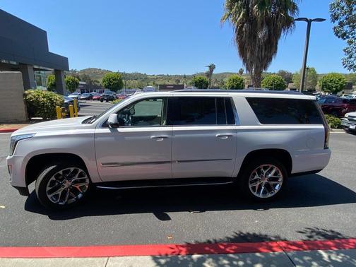 2019 Cadillac Escalade ESV Luxury