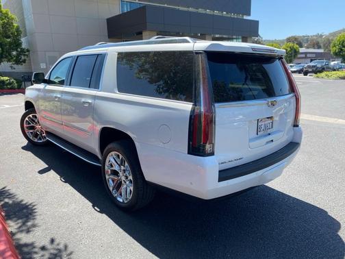 2019 Cadillac Escalade ESV Luxury