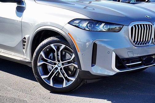 Skyscraper Grey Metallic 2026 BMW X5 sDrive40i