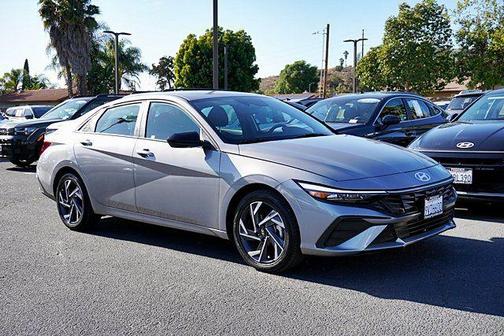 Fluid Metal 2025 Hyundai ELANTRA Sport