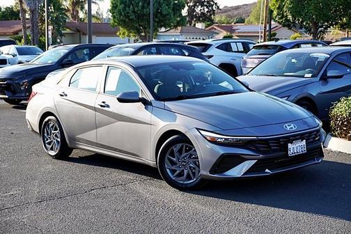 2024 Hyundai ELANTRA SEL