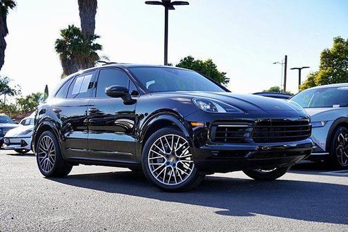 Black 2022 Porsche Cayenne Cayenne