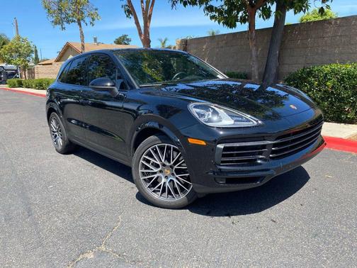 Black 2022 Porsche Cayenne Cayenne