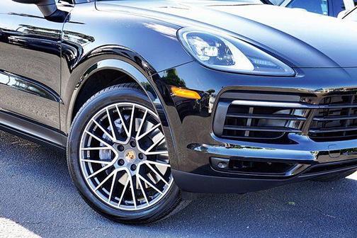 Black 2022 Porsche Cayenne Cayenne
