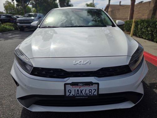 Clear White 2023 Kia Forte LX
