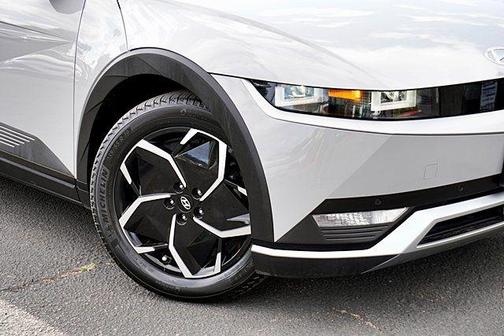 Cyber Gray 2024 Hyundai IONIQ 5 SEL