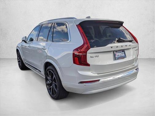 2023 Volvo XC90 B5 Plus