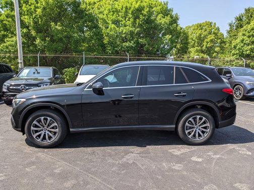 2025 Mercedes-Benz GLC 300 4MATIC