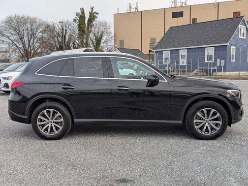 2025 Mercedes-Benz GLC 300 4MATIC