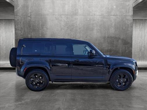Photo 4 of 28 of 2022 Land Rover Defender 110 SE