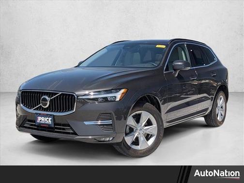 Silver 2022 Volvo XC60 B5 Momentum