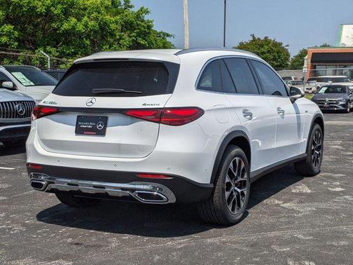 2025 Mercedes-Benz GLC 350e Base