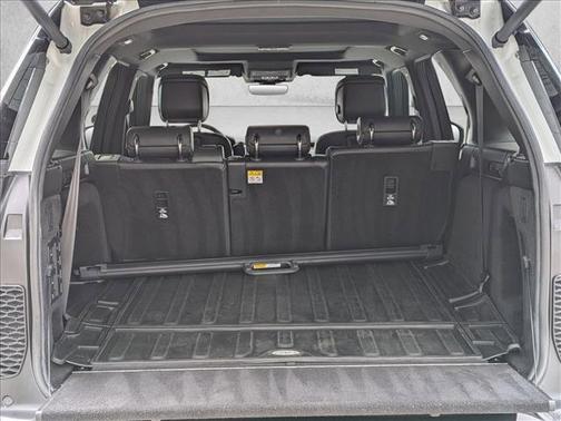 2023 Land Rover Discovery P300 S R-Dynamic