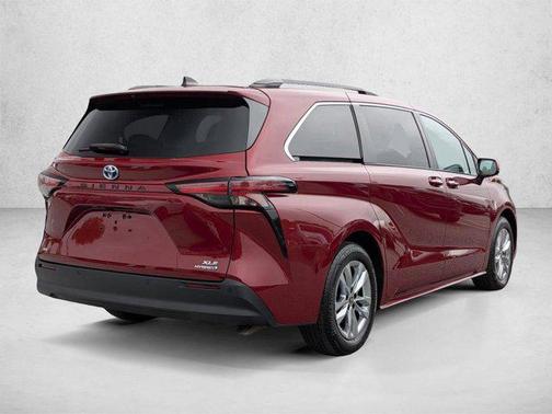 Ruby Flare Pearl 2022 Toyota Sienna XLE