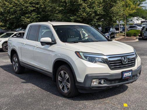 White Diamond Pearl 2017 Honda Ridgeline RTL