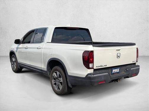 White Diamond Pearl 2017 Honda Ridgeline RTL