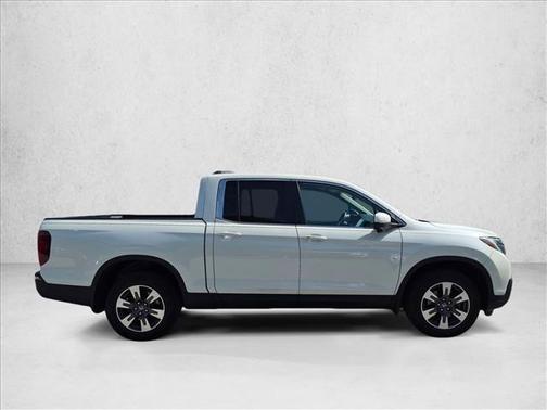 White Diamond Pearl 2017 Honda Ridgeline RTL