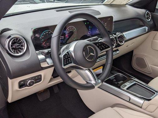 2025 Mercedes-Benz GLB 250 4MATIC