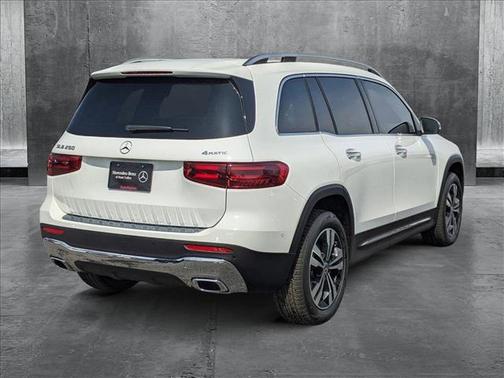 2025 Mercedes-Benz GLB 250 4MATIC