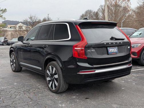 2023 Volvo XC90 Recharge Plug-In Hybrid T8 Ultimate Bright Theme 7-Seater
