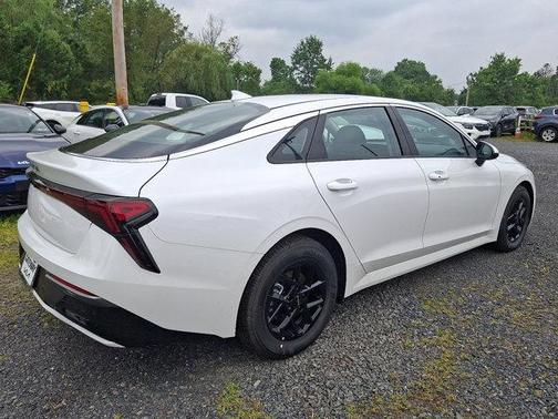 2026 Kia K5 LXS