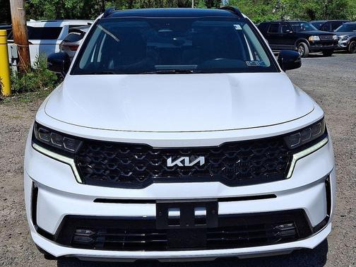 Glacial White Pearl 2023 Kia Sorento SX