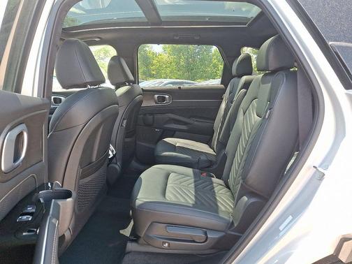 Ivory Silver 2026 Kia Sorento X-Line SX Prestige