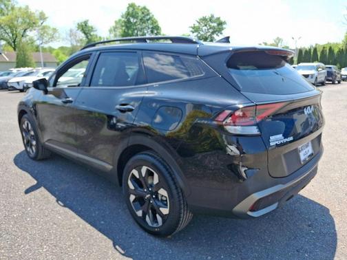 Ebony Black 2024 Kia Sportage X-Line