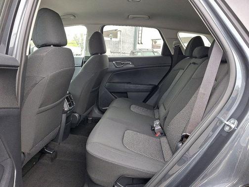 2025 Kia Sportage Hybrid LX