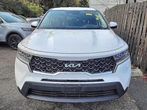 2022 Kia Sorento LX